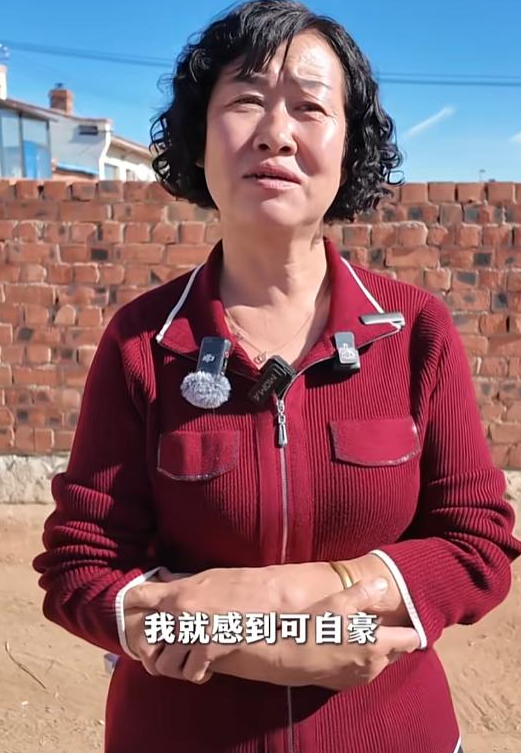 她是宇航员武飞的妻子，画一幅画送丈夫上太空，娶一个贤妻旺三代