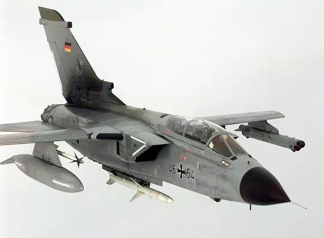 一代名机“狂风”多用途战机:欧洲三国联合打造的空中利剑