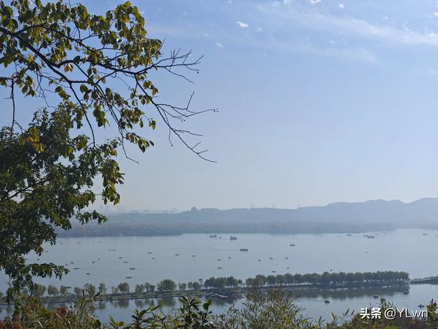 西湖景点之宝石山