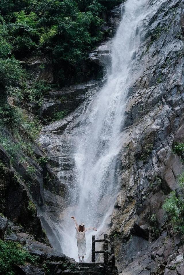 如何点绿成金？请看贺州姑婆山的神来之笔！