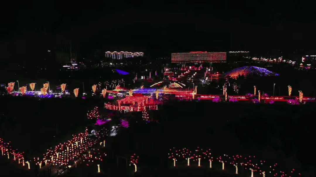 快来东胜青铜文化广场街！16天美食狂欢 + 8天巡游，氛围感拉满！