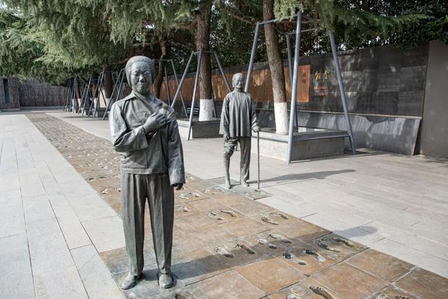 一条穿越黑暗，抵达光明的铭记之路！