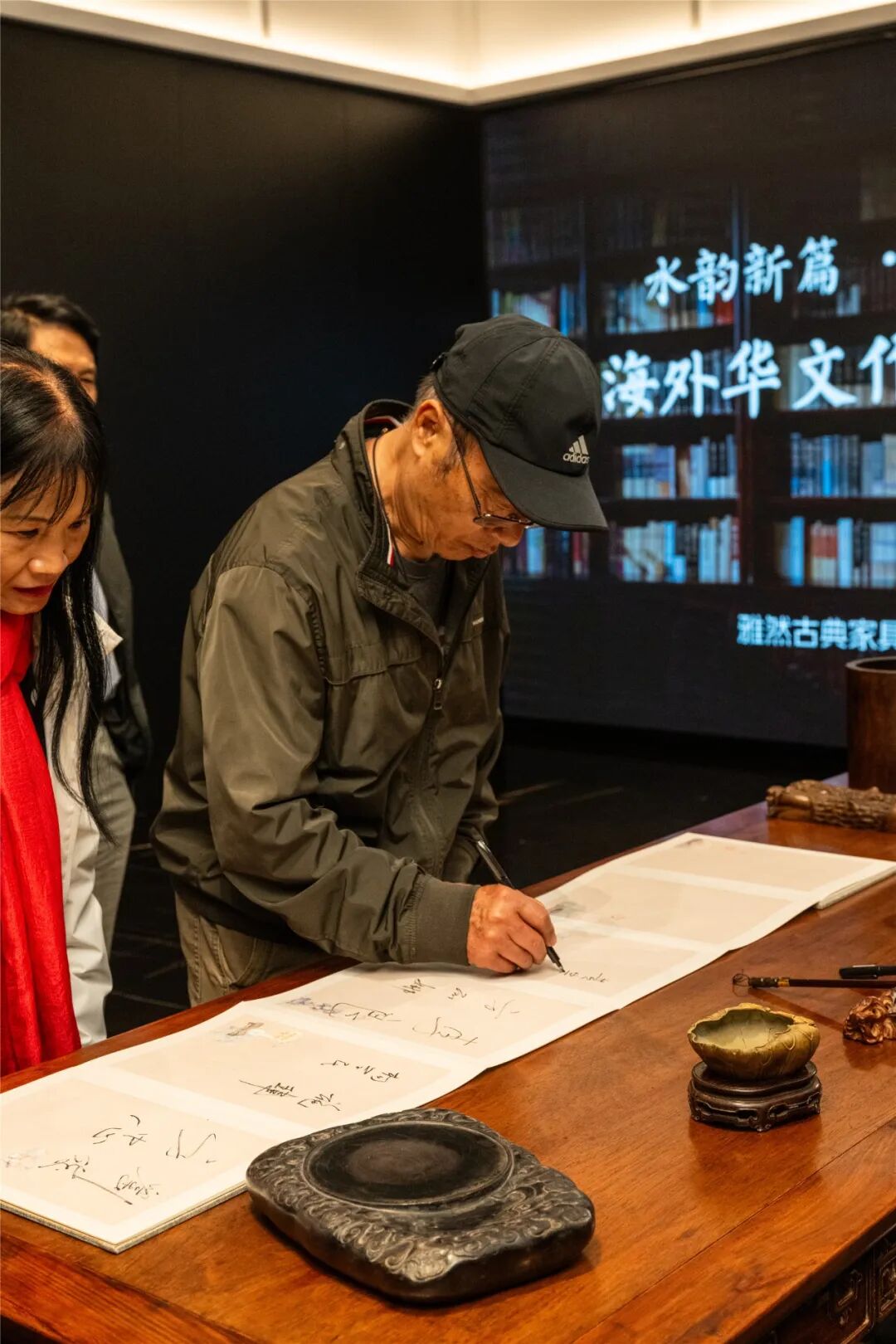 全球海外華文作家齊聚古都金陵,雅然家具藝術(shù)館助力文化出海 全球海外華文作家齊聚古都金陵,雅然家具藝術(shù)館助力文化出海