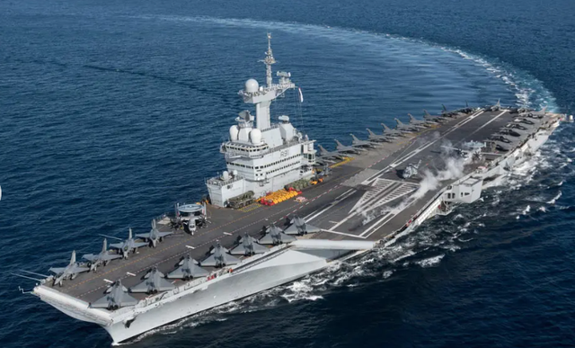 辽宁舰西太平洋亮剑！破日本警戒线，要环日航行？美航母紧急赶回