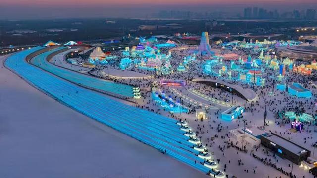 哈尔滨冰雪大世界园区扩至120万平方米，票价不变、体验升级