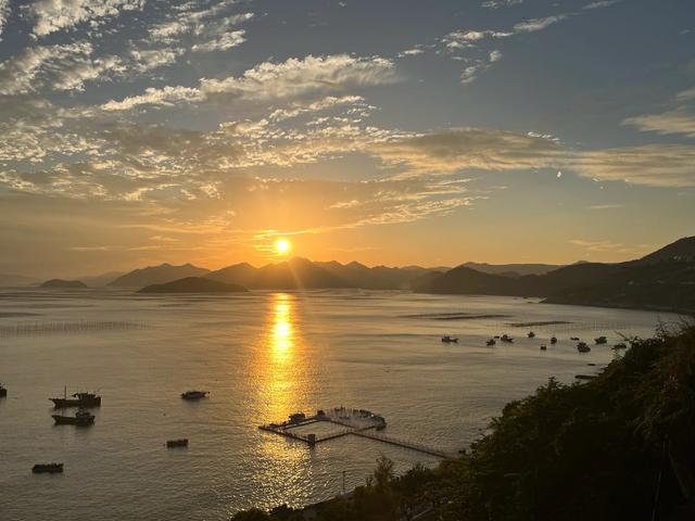 退休夫妻自驾霞浦之小皓沙滩、三沙光影、花竹村、东壁村看晚霞