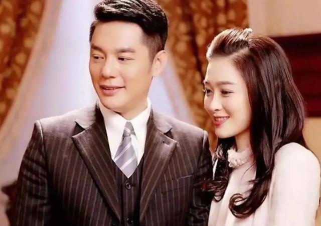 傅程鹏陪香港妻子参加名流派对，表现从容，完美融入周丽淇社交圈