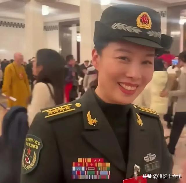 解放军女航天员刘洋和王亚平，谁有希望成为首位登月的“嫦娥”