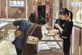 金价飙升催生“以旧换新”热图片