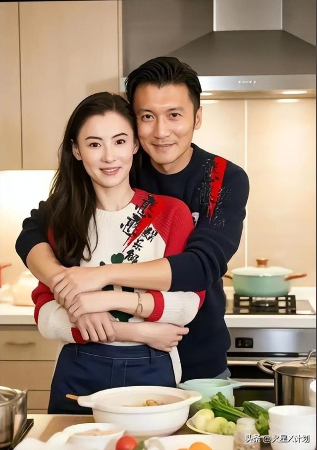 谢霆锋也没想到，张柏芝会因阅兵当天的一特殊举动，实现口碑暴增