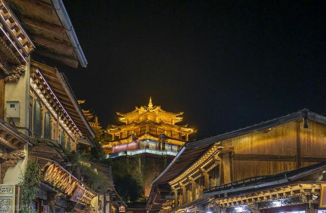 别只知道大理丽江！云南这6座古城，一个比一个惊喜，好吃又好逛