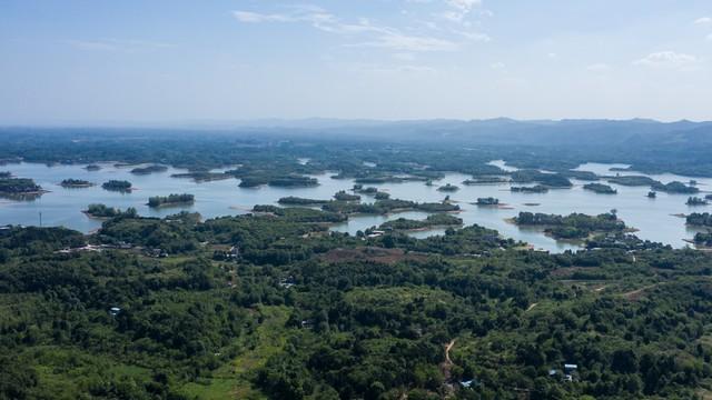 自驾找免费露营地难？2个APP实测：精准定位能看差评，亲测避坑！