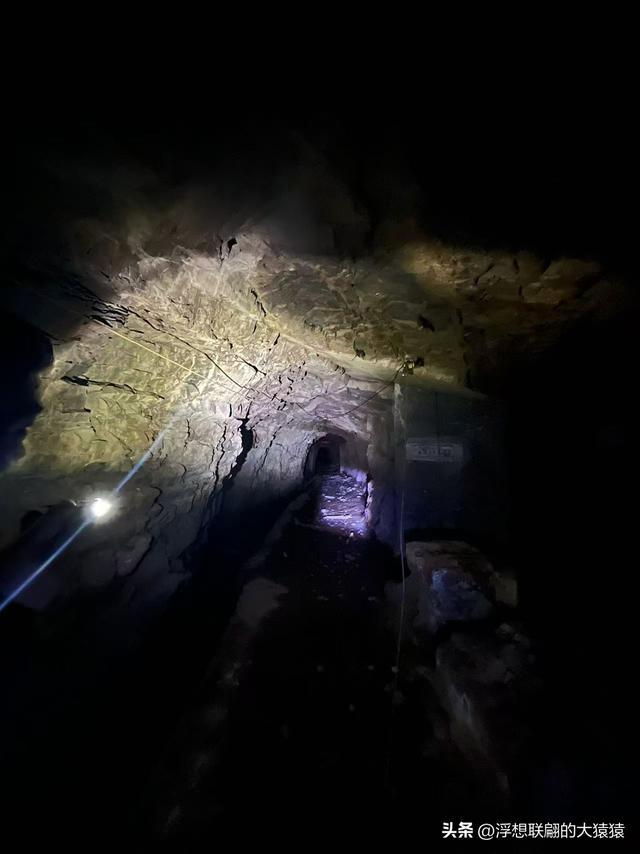 莱芜苗山镇铜山村里的汉代铜矿洞