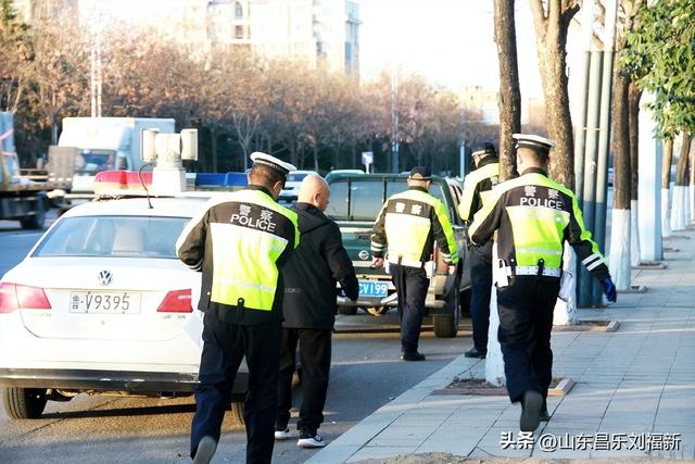 小区1号楼停电·徒步下楼·逛一圈的趣事