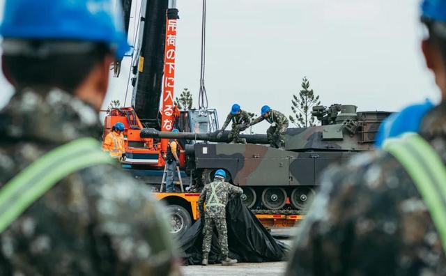 中国海警发布海报，登船检查长荣货轮，敢运海马斯就没收？