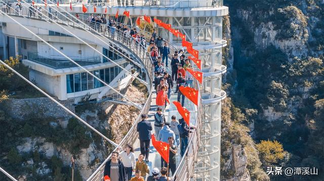 国庆首日，人气爆棚！云端体验引爆假期，在淄博潭溪山开启天际之旅！