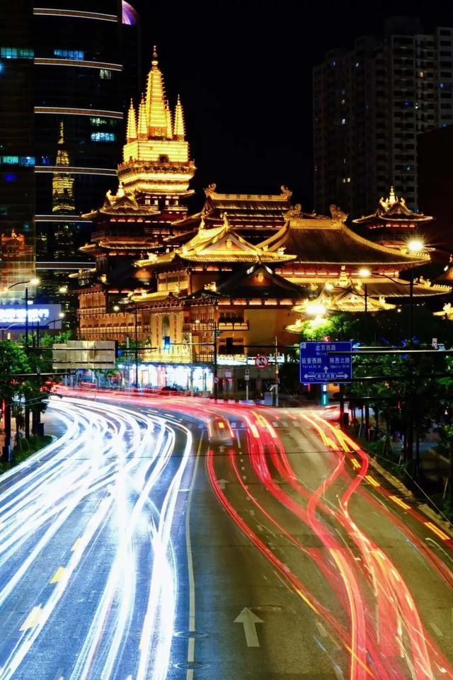 为了这些超绝的Citywalk机位，总要逛一趟上海吧~