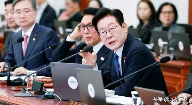 日本访华被拒！李在明当着全世界的面喊出一句话，让高市早苗破防