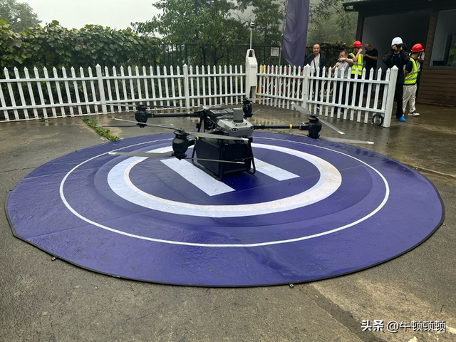 老君山景区拒绝用无人机取代挑山工