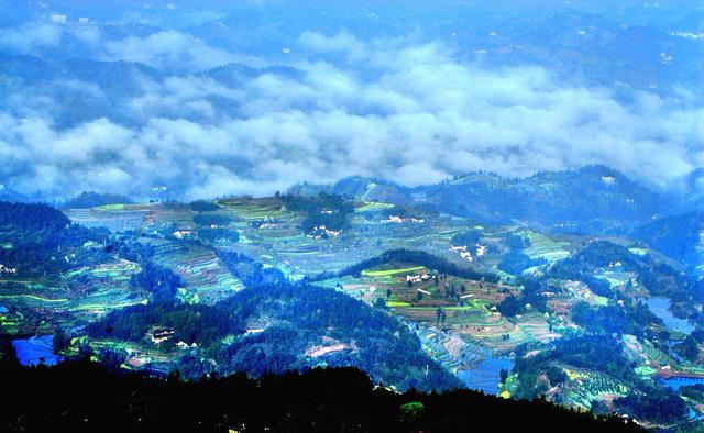 神奇骆崃山 ， 99匹骏马想与你相见