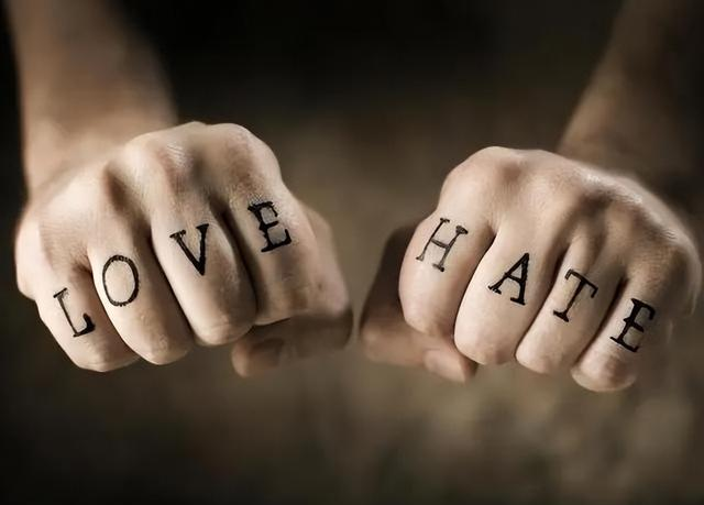 心理学上，和父母不亲的人，往往都有一个共性