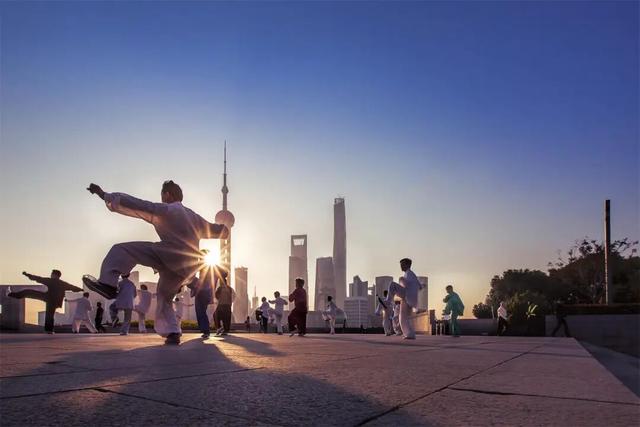 “夜店”浪漫：醉了领个证，醒了再领个证