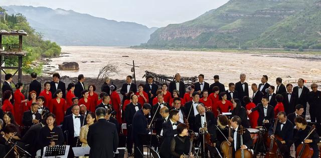 “黄河怒吼 薪火征程”第三届红色文化旅游发展交流主题在壶口举行