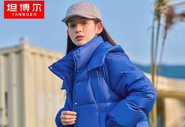 波司登慌了！山东跑出羽绒服大王，70后夫妇一年赚13亿，今要上市