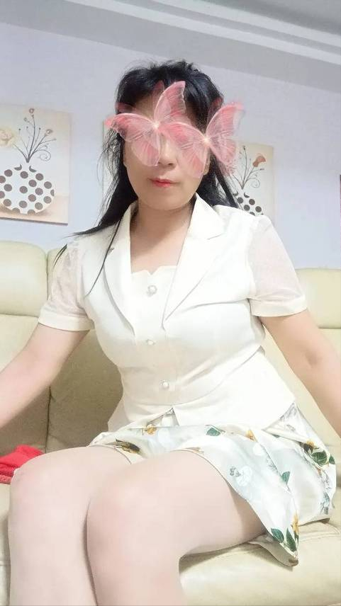 40岁男子网恋奔现四川31岁女子当天就同居 男子：太能折腾！