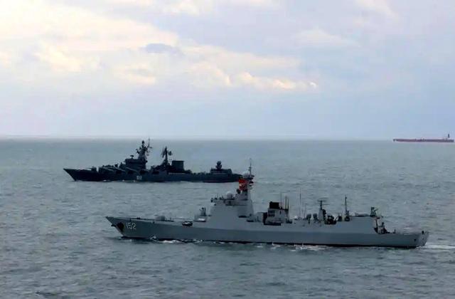 局势已经恶化，19国派兵堵门，解放军通告全球，中俄军方联手了