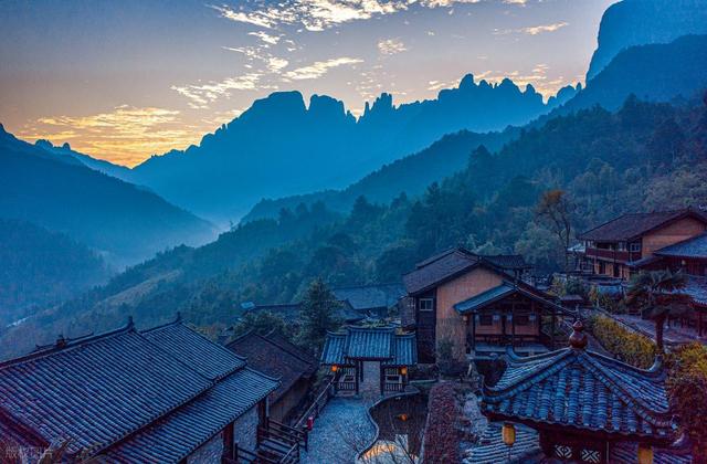 谁懂！川渝老两口在云南住一年民宿，竟比酒店省出一辆电动车钱？