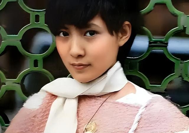 《生万物》3个土掉渣“老婆子”，年轻时美貌无双，颜值不输杨幂