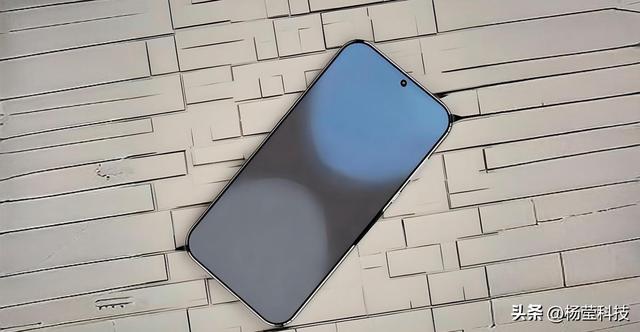 华为nova15相关配置曝光：1.01mm窄边+16GB运存引关注