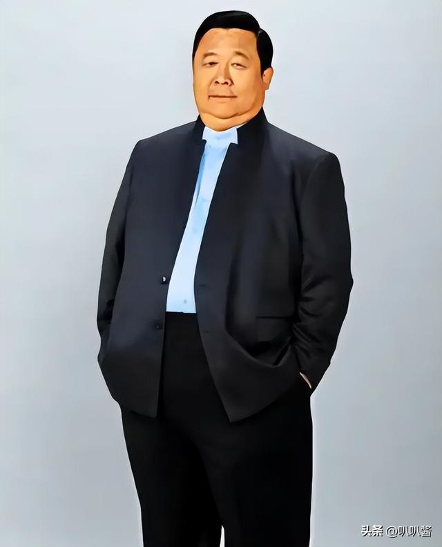 出名后出轨保姆，气死原配，如今77岁的他晚景凄凉，子女与其割席