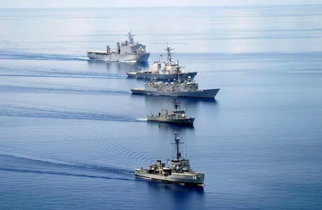 趁着国庆假期，菲律宾海军兵分五路，硬闯中国的“海上长城”？