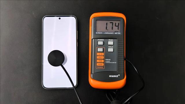 性价比品牌都有影像联名了？真我也要冲高？