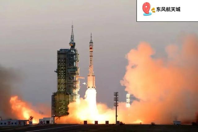 九月十月，额济纳正式进入“封神期”！这份秋日旅行攻略请收好！