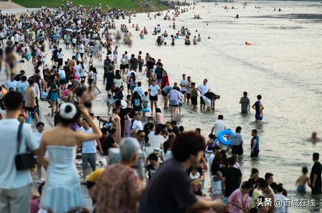 江边全是人！“夏威夷·宾”名场面又来了