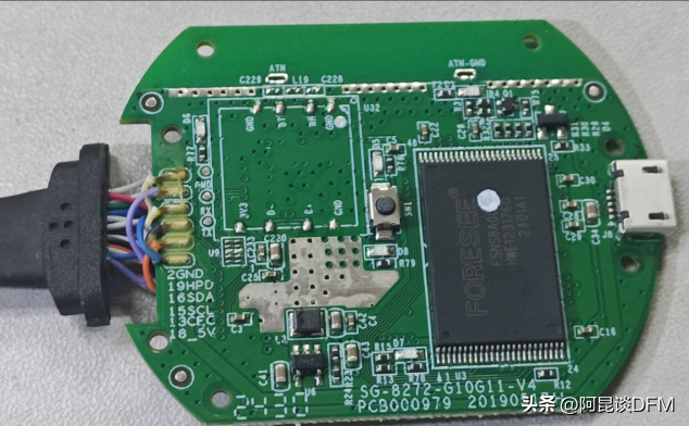 有人找我画一个无线投屏器的PCB，刚好手上有一个拆解看一下