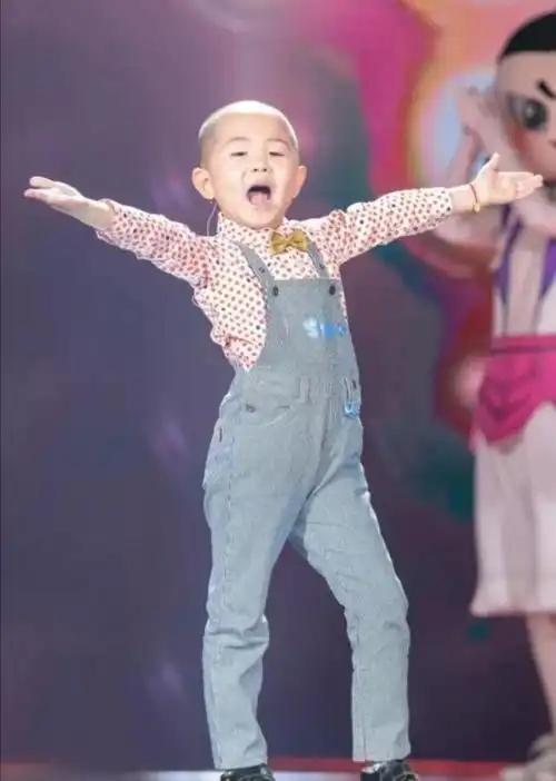 3岁上央视，5岁登春晚，7岁就年薪百万，没想到现在却成了这样子