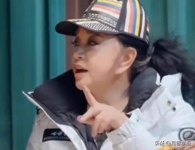 摊牌了！72岁唐国强终于承认与刘晓庆的真实关系，曾志伟当场傻眼