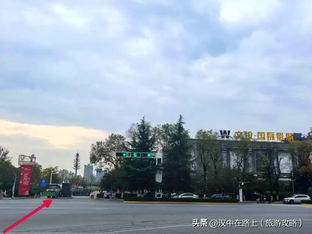 贴车贴,汉中汉析里温泉+室内水乐园门票免费送!