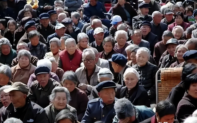 全国出生人口断崖：21年1062万人，24年954万，25年令人意想不到