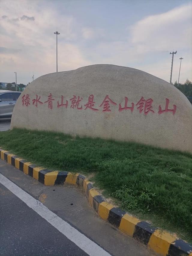 喜马拉雅“炸山秀”引争议，艺术与生态的博弈，该如何保持平衡？