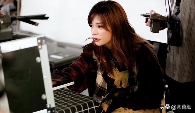 封杀四年，49岁赵薇突传消息，因胃癌去世传闻5个月前就真相大白