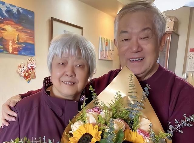 83岁高明近况：儿子高亮去世7个月，儿媳已成他和妻子的晚年依靠