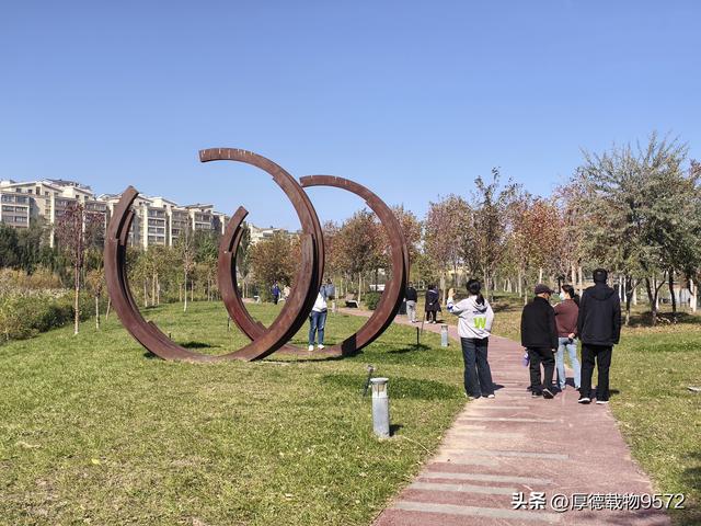 乌鲁木齐一个没有被宣传的公园，它会是下一个网红打卡地吗？