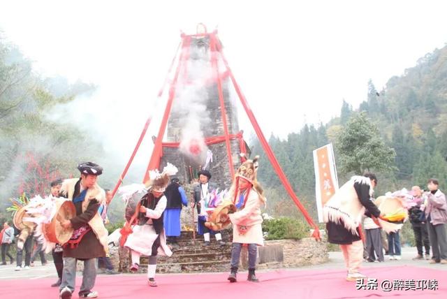 祈福、赏舞、品火锅，南宝山镇羌历年打造沉浸式民族文化盛宴