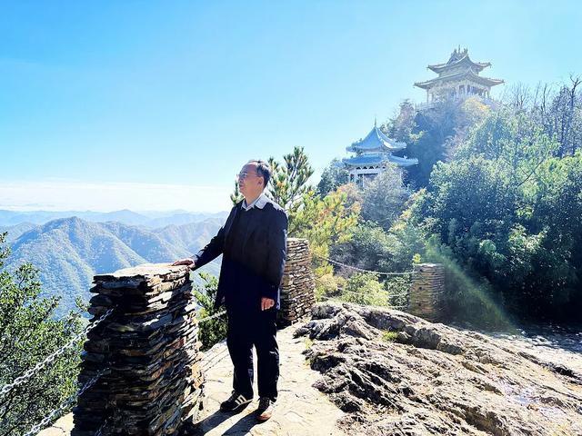 王振宇：秋游白音山
