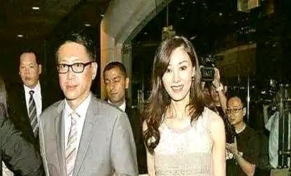 被老头“糟蹋”的4位女星，个个美艳动人，却鲜花插在牛粪上！
